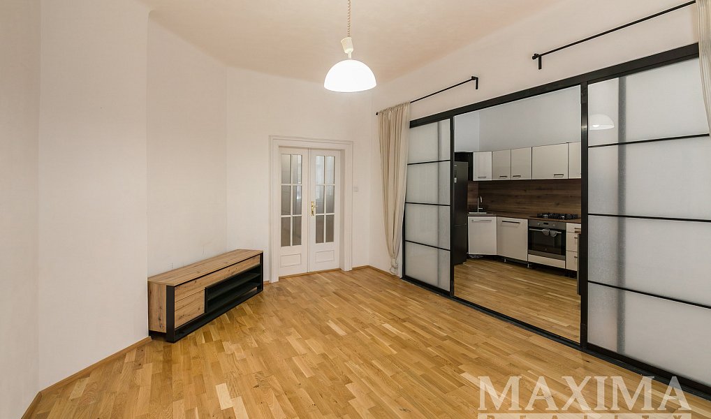 Prodej bytu 3+1 108 m², Praha – náhled fotky 2