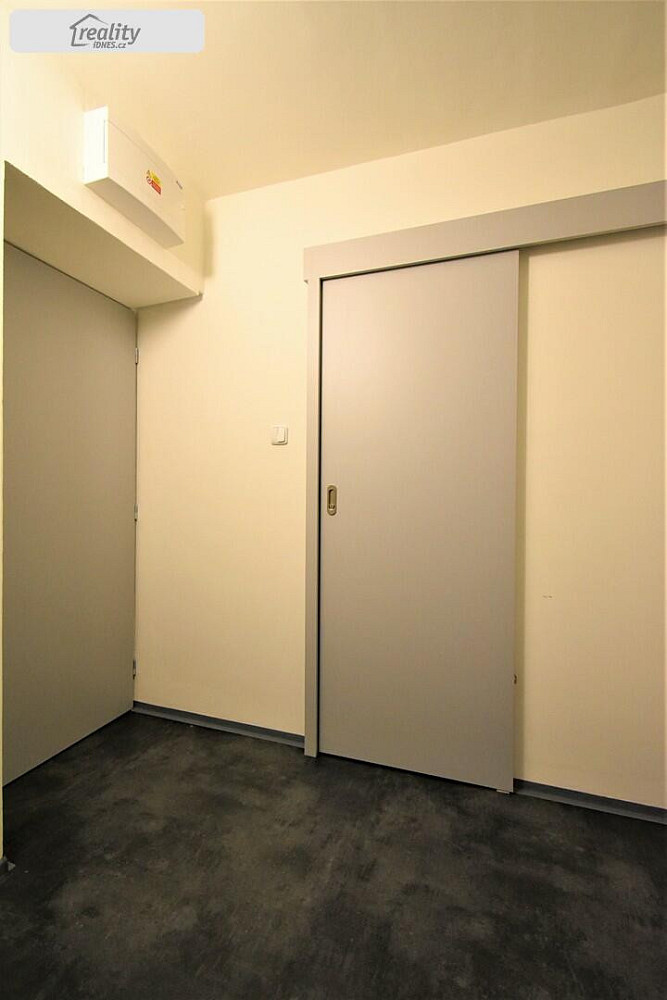 Pronájem bytu 1+kk 29 m² – fotografie 3
