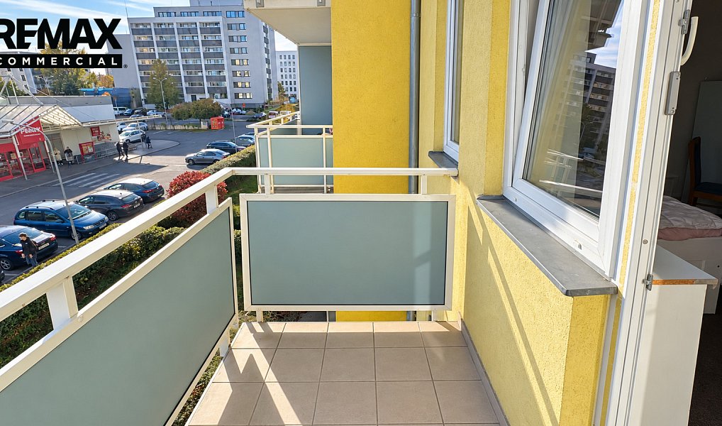 Pronájem bytu 1+kk 33 m², Praha – náhled fotky 2