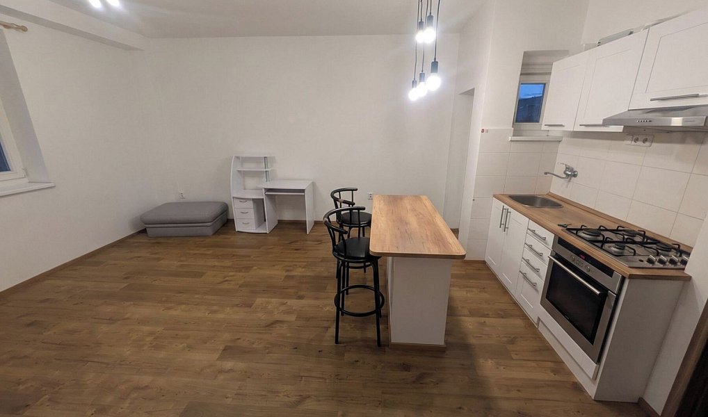 Prodej bytu 1+kk 33 m², Praha – náhled fotky 2