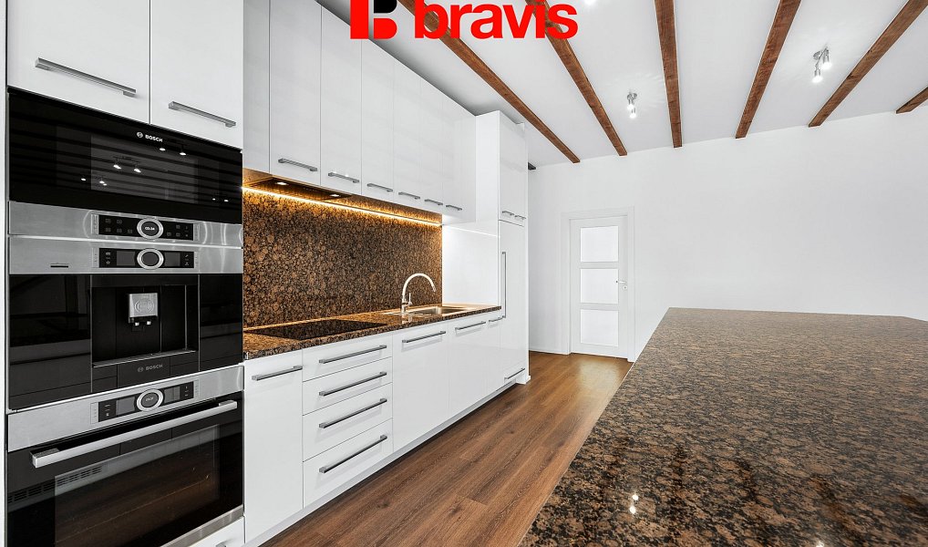 Prodej domu 304 m² s pozemkem 2 869 m², Vítonice – náhled fotky 13