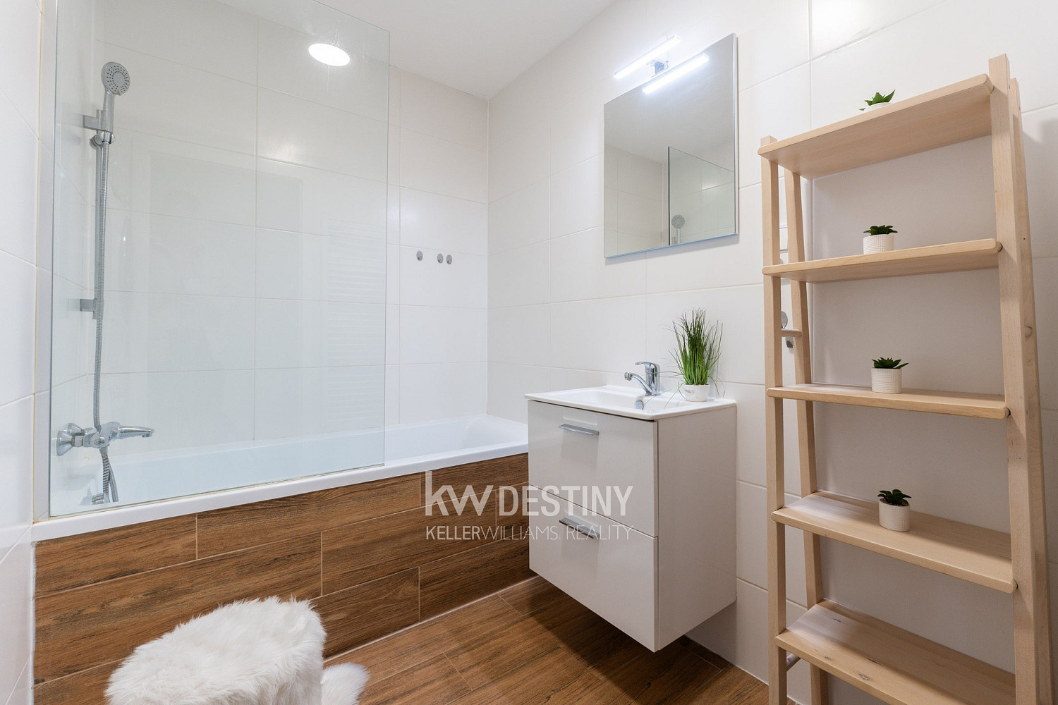Prodej bytu 3+1 63 m² – pohled 2