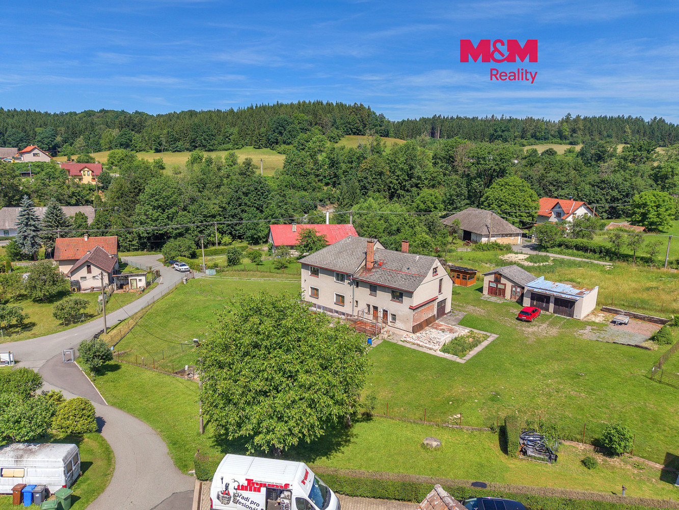 Prodej domu 191 m² s pozemkem 3 126 m²