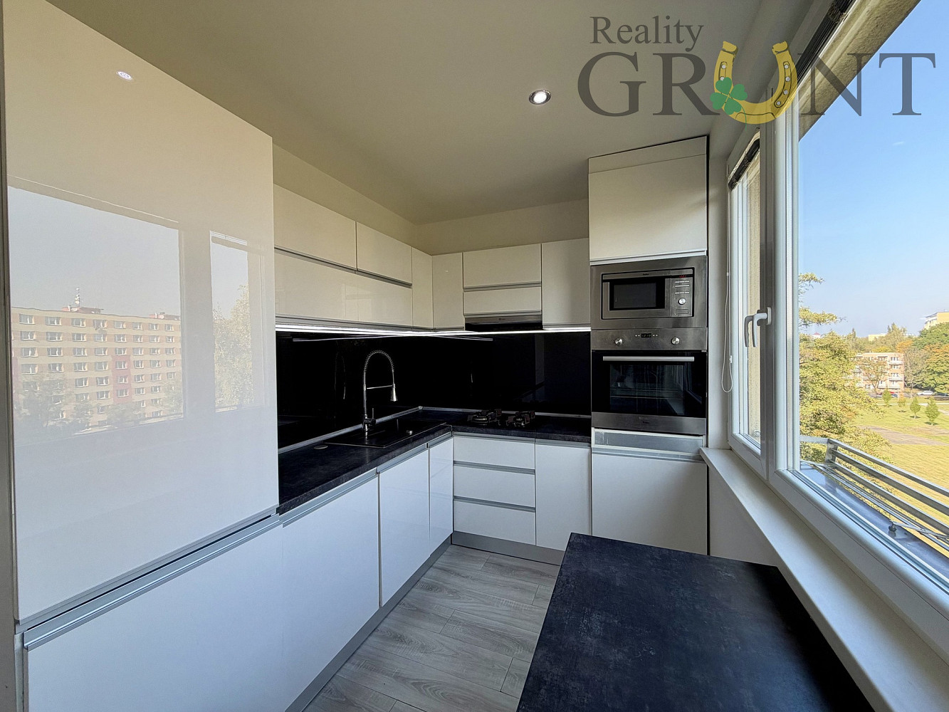 Pronájem bytu 3+1 74 m² – fotografie 3