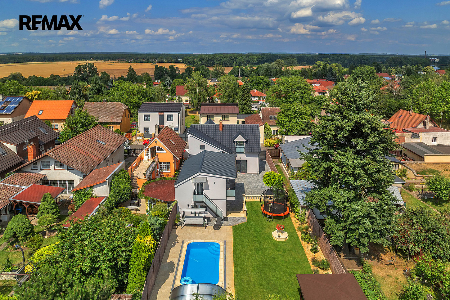 Prodej domu 197 m² s pozemkem 573 m²
