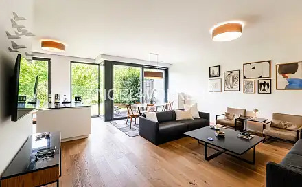 Pronájem domu 216 m² s pozemkem 203 m², V Šáreckém údolí, Praha 6 - Dejvice