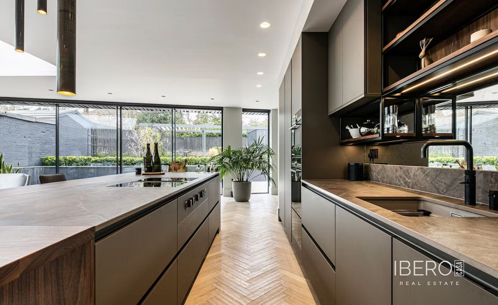 Prodej domu 545 m² s pozemkem 2 956 m² — photo 3