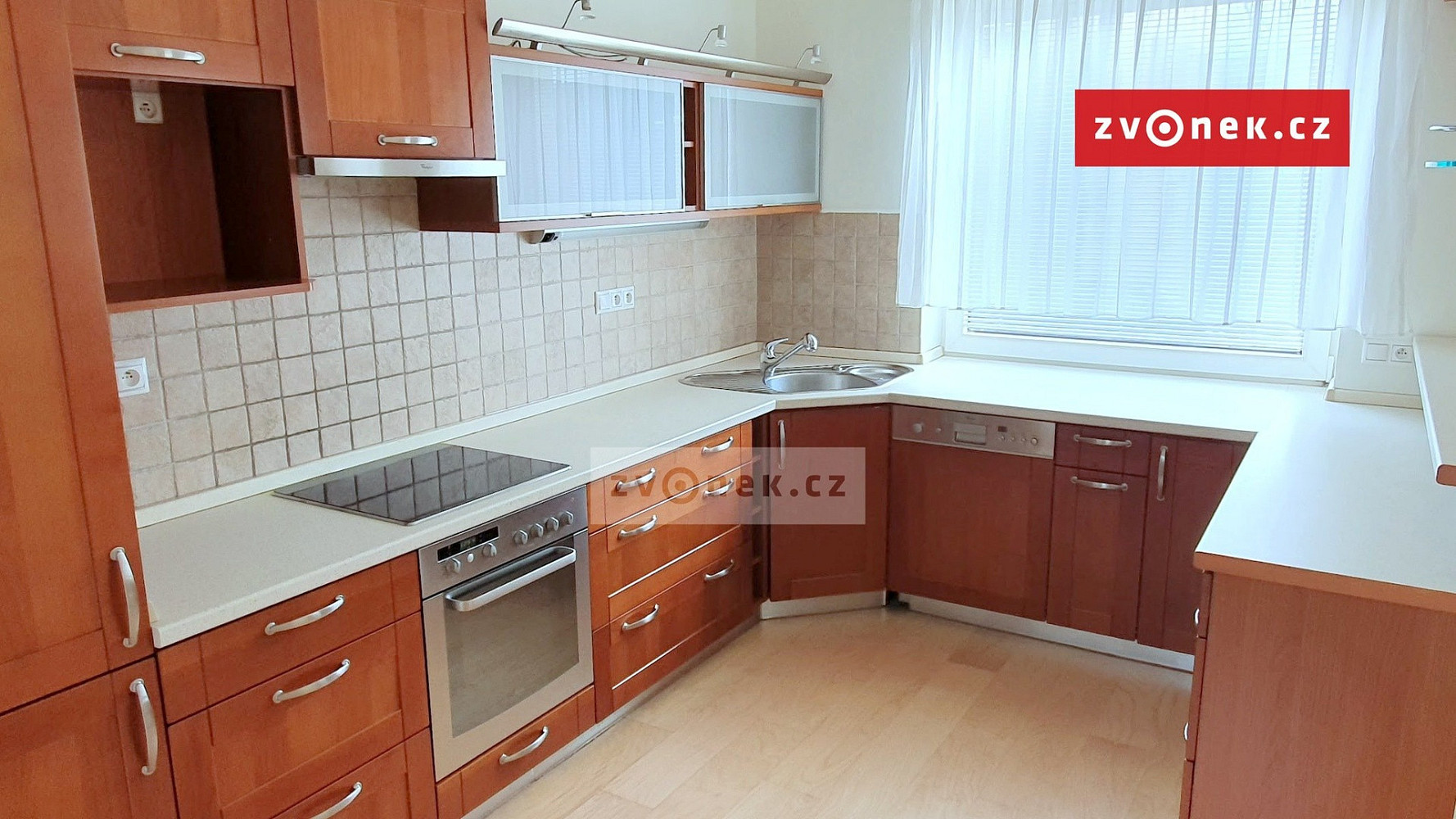 Pronájem domu 270 m² s pozemkem 200 m² – fotografie 4