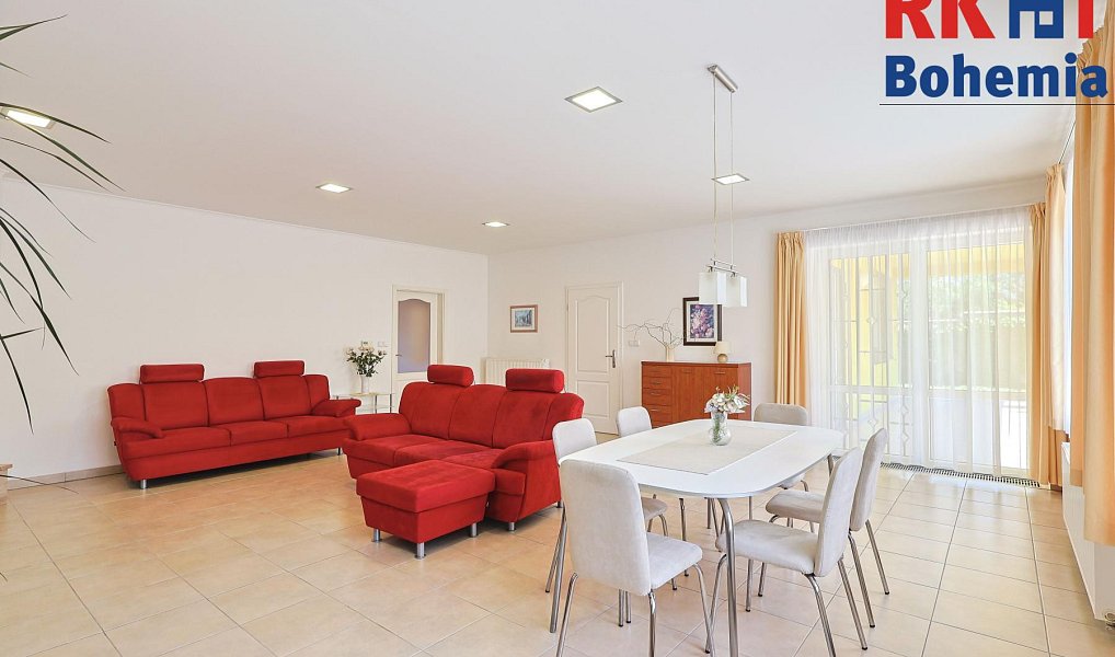 Prodej domu 266 m² s pozemkem 1 426 m², Šestajovice – náhled fotky 38