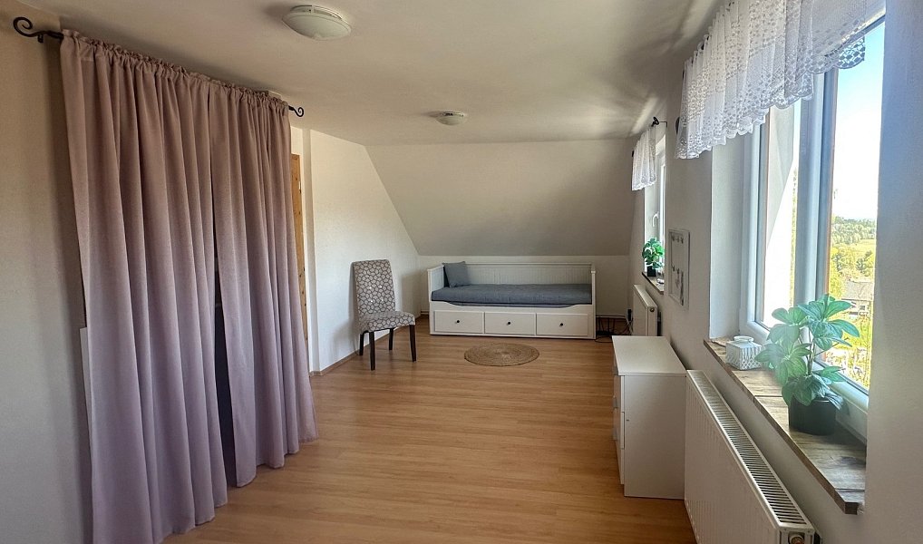 Prodej chalupy 130 m² s pozemkem 734 m², Benešov nad Černou – náhled fotky 17