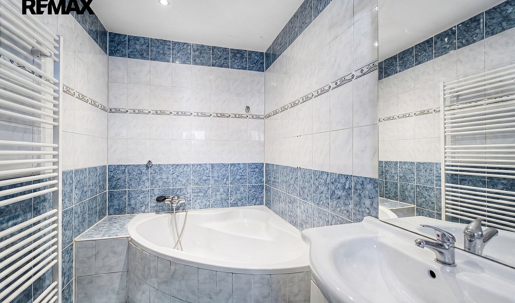 Prodej domu 222 m² s pozemkem 1 257 m², Kly – náhled fotky 9