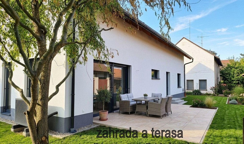 Prodej domu 131 m² s pozemkem 352 m², Holice – náhled fotky 2