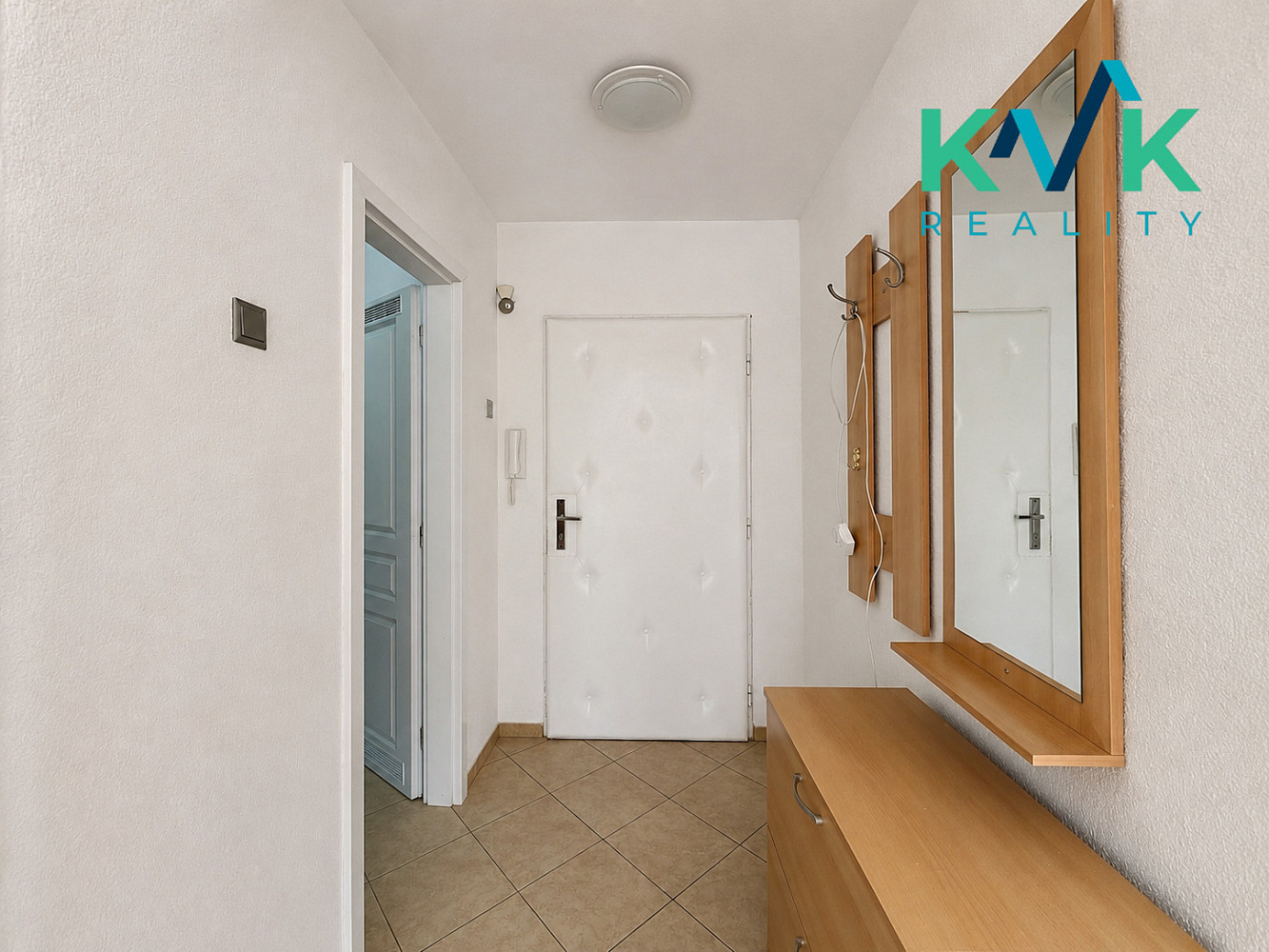 Pronájem bytu 2+1 74 m² – fotografie 4