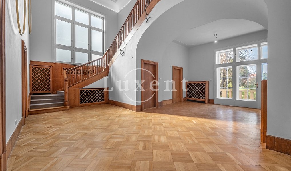 Prodej domu 726 m² s pozemkem 945 m², Praha – náhled fotky 6