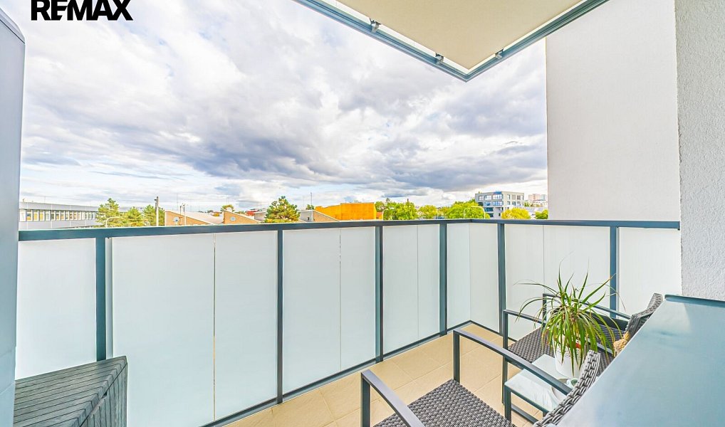 Prodej bytu 1+kk 31 m², Praha – náhled fotky 9