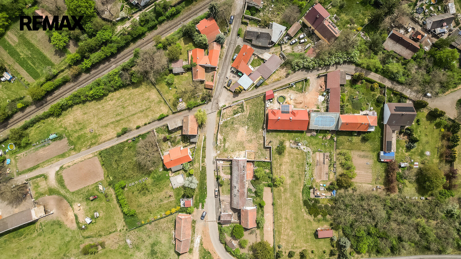 Prodej stavebního pozemku 820 m² – fotografie 2