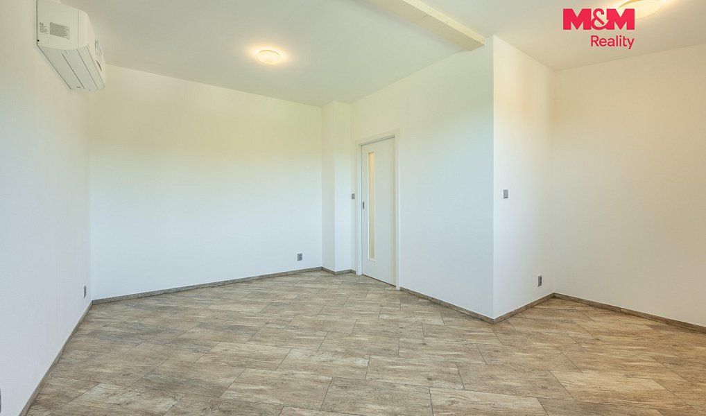 Prodej domu 198 m² s pozemkem 1 543 m², Hradečno – náhled fotky 8