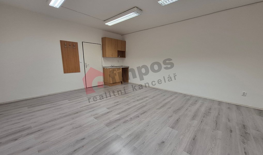 Pronájem kanceláře 50 m², Kamenice – náhled fotky 4