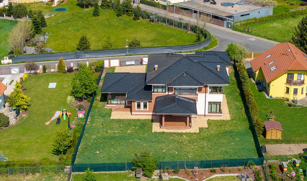 Prodej domu 363 m² s pozemkem 1 608 m², Jesenice – náhled fotky 36