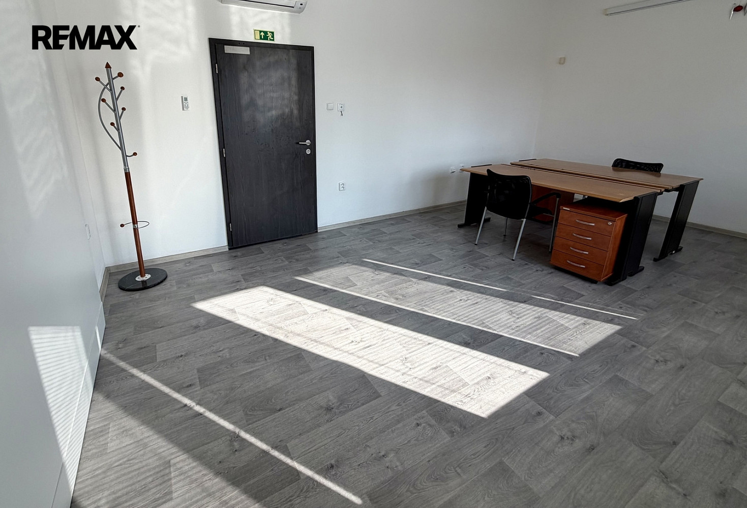Pronájem kanceláře 24 m² – fotografie 2