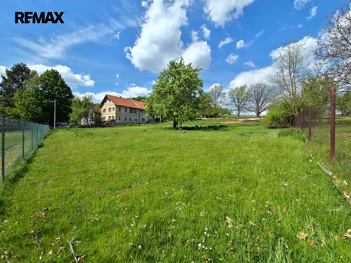 Prodej stavebního pozemku 1 384 m² — photo 4