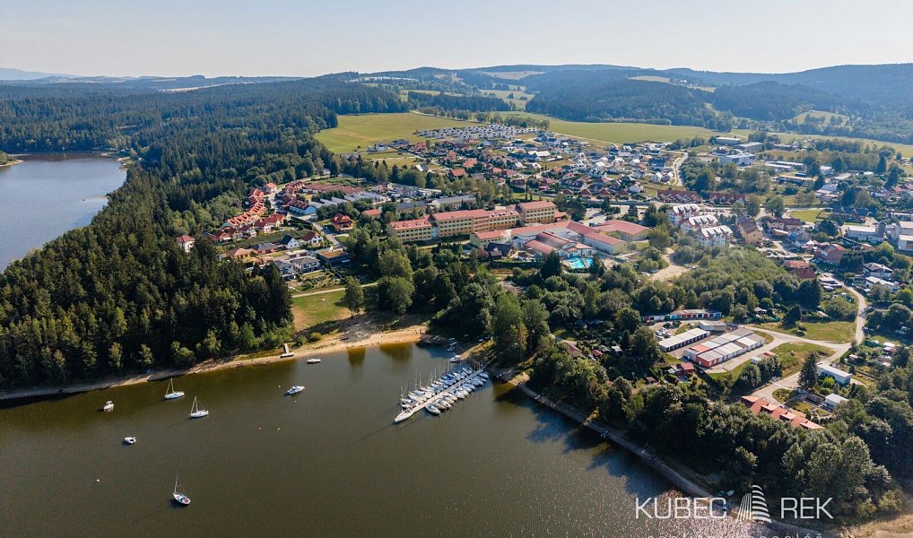 Prodej ubytovacího objektu 90 m², Frymburk – náhled fotky 12