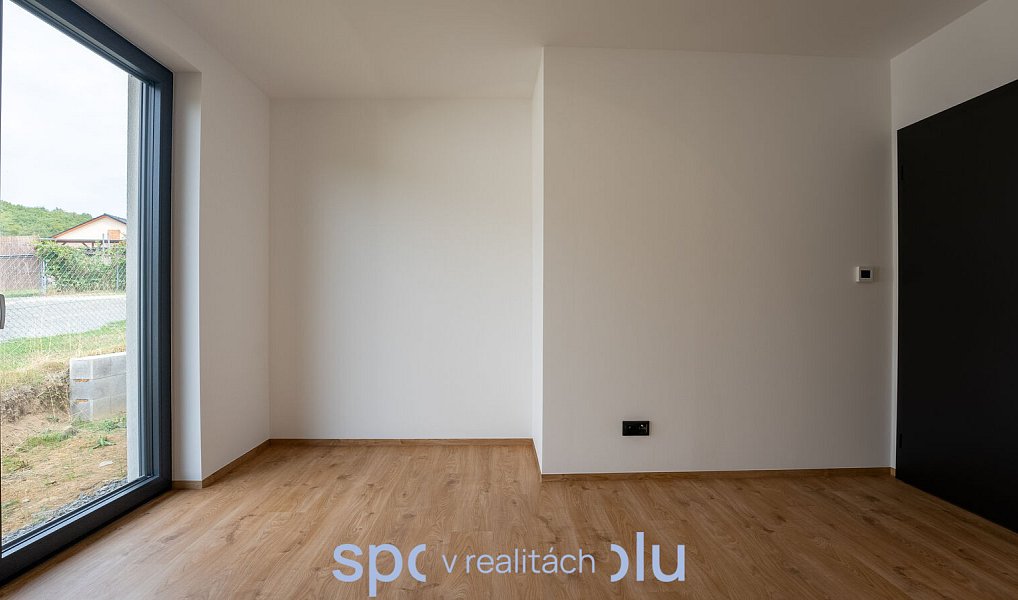 Prodej domu 113 m² s pozemkem 702 m², Zlámanec – náhled fotky 32