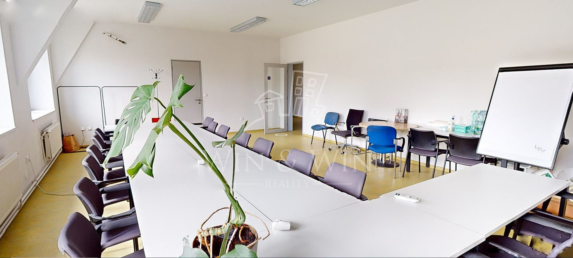 Prodej kanceláře 1 065 m² – fotografie 2