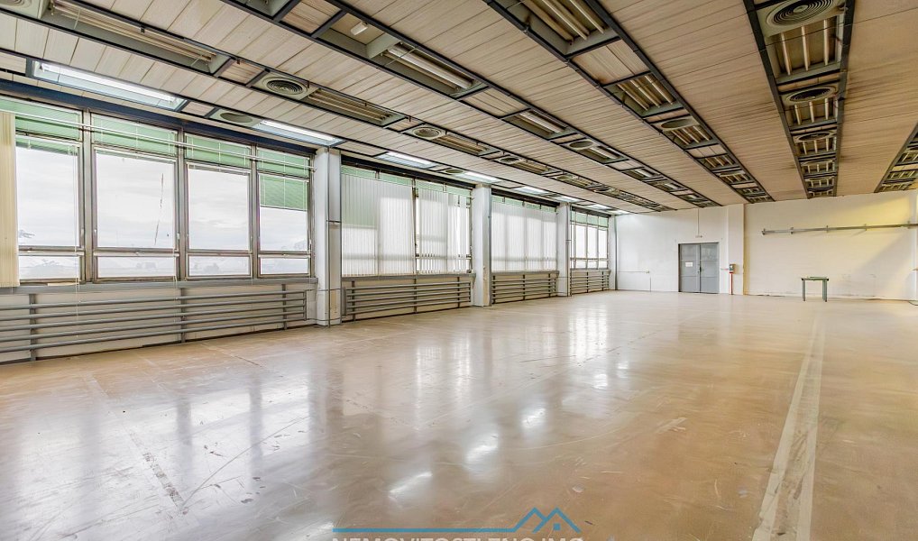 Pronájem výrobních prostor 450 m², Znojmo – náhled fotky 7