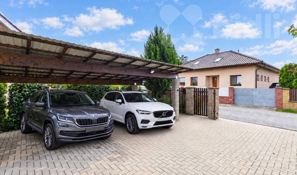 Prodej domu 205 m² s pozemkem 809 m², Jesenice – náhled fotky 28