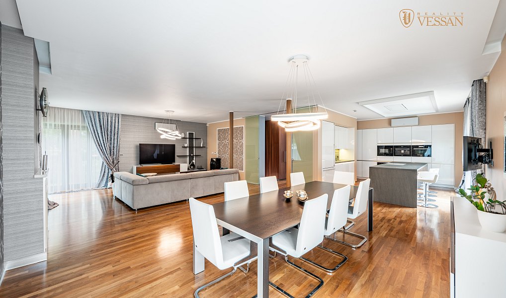 Prodej vily 474 m², Praha – náhled fotky 3