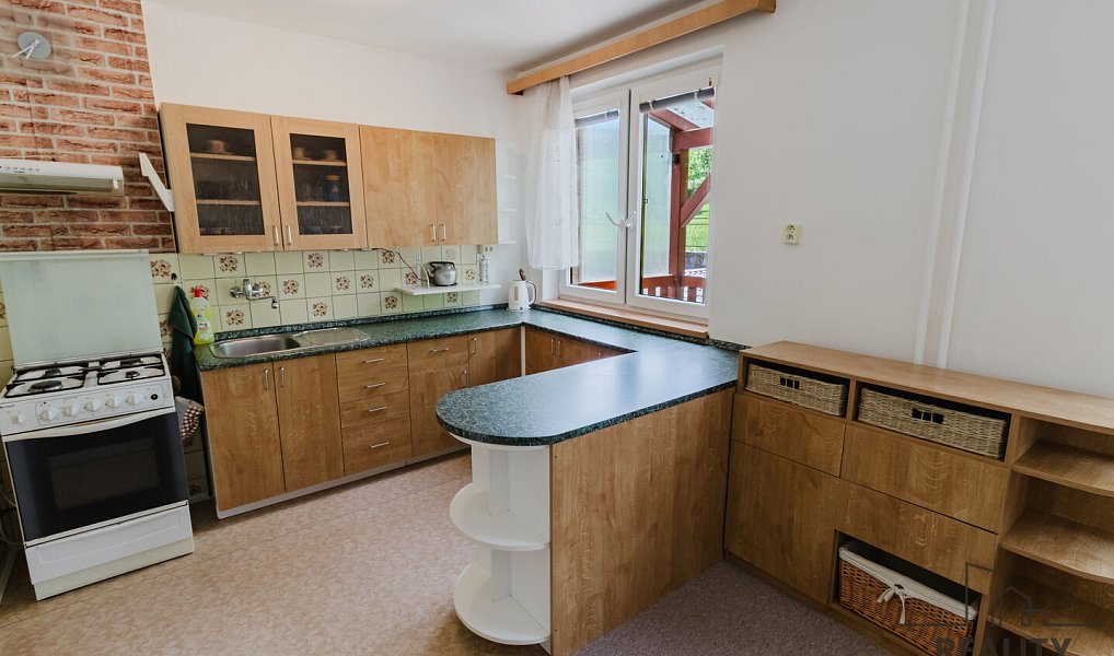 Prodej domu 200 m² s pozemkem 464 m², Ujčov – náhled fotky 2