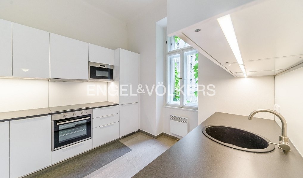Pronájem bytu 3+kk 87 m², Praha – náhled fotky 2