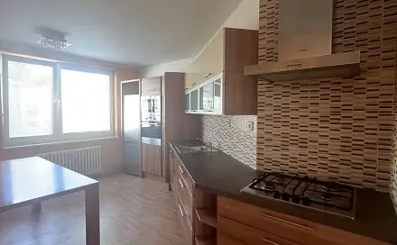Pronájem bytu 3+1 78 m², 2. května, Zlín