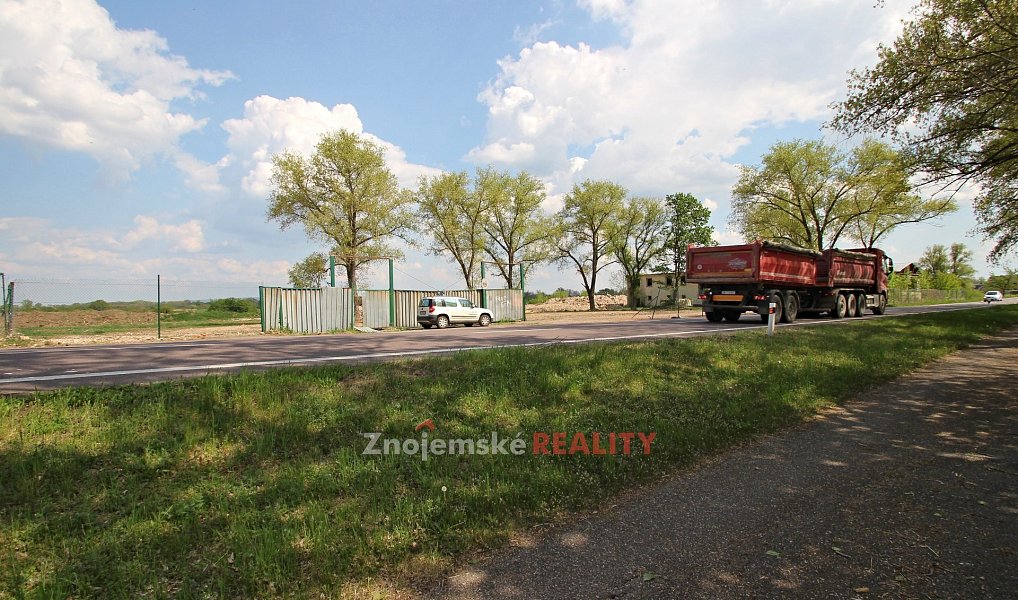 Pronájem komerčního pozemku 16 559 m², Hevlín – náhled fotky 2