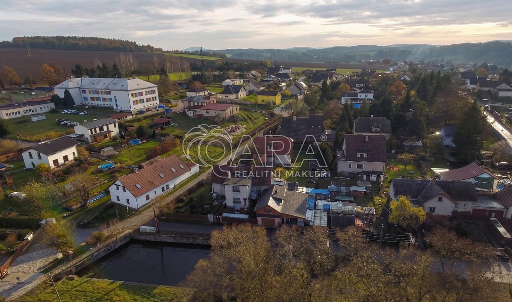 Prodej stavebního pozemku 1 555 m², Krhanice – náhled fotky 7