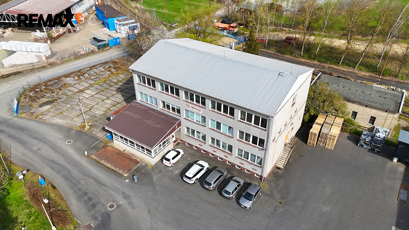 Prodej kanceláře 1 200 m² — photo 3