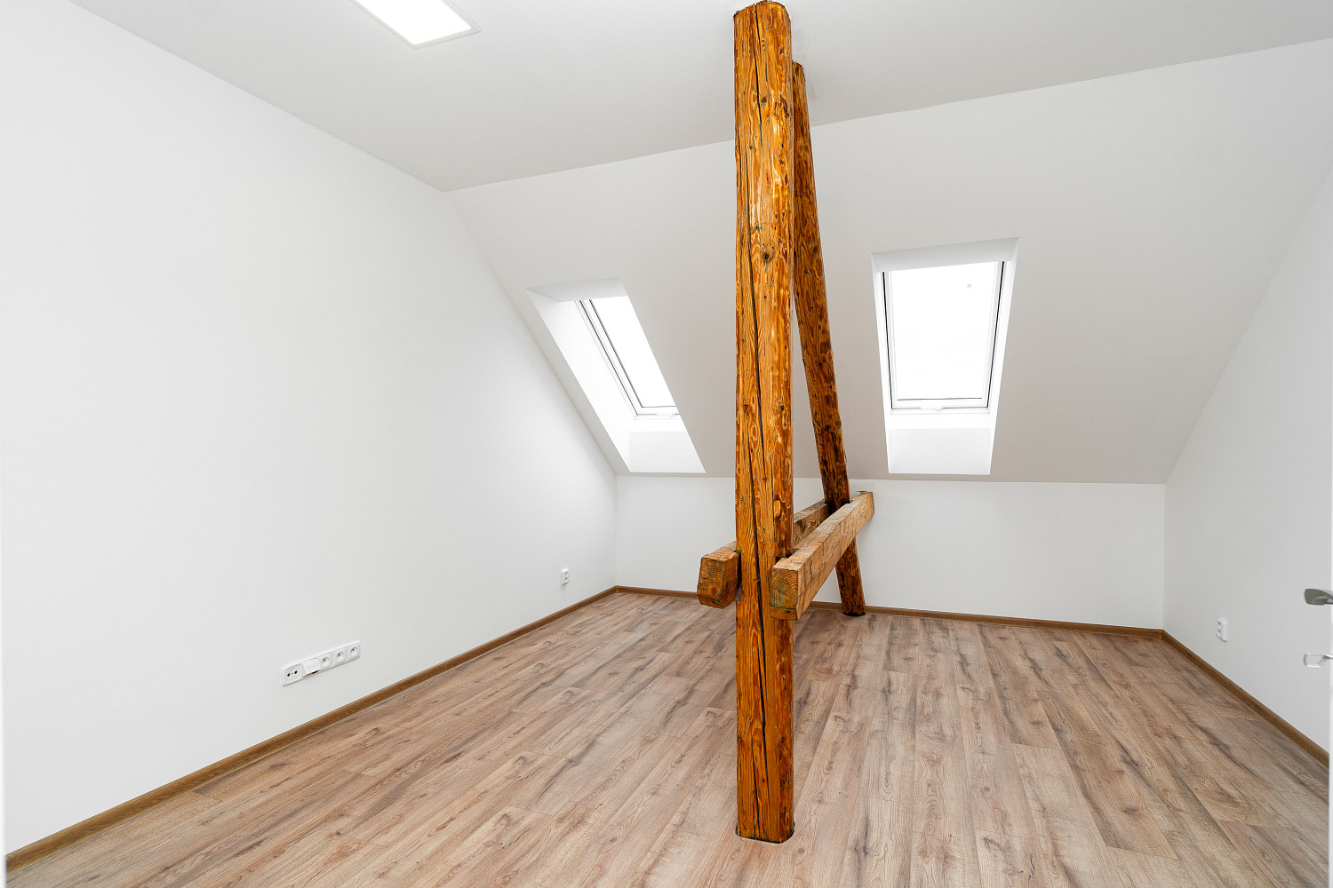 Pronájem bytu 3+kk 70 m² – pohled 6