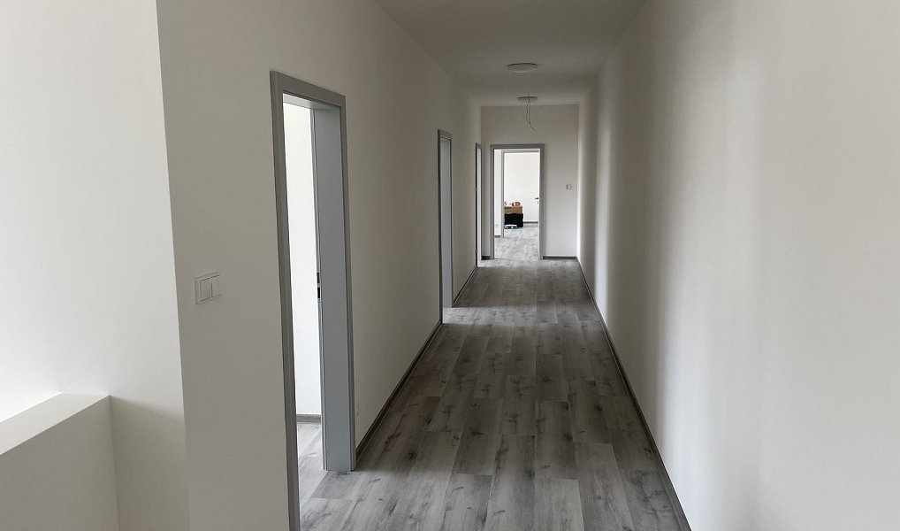 Pronájem výrobních prostor 1 500 m², Husinec – náhled fotky 6
