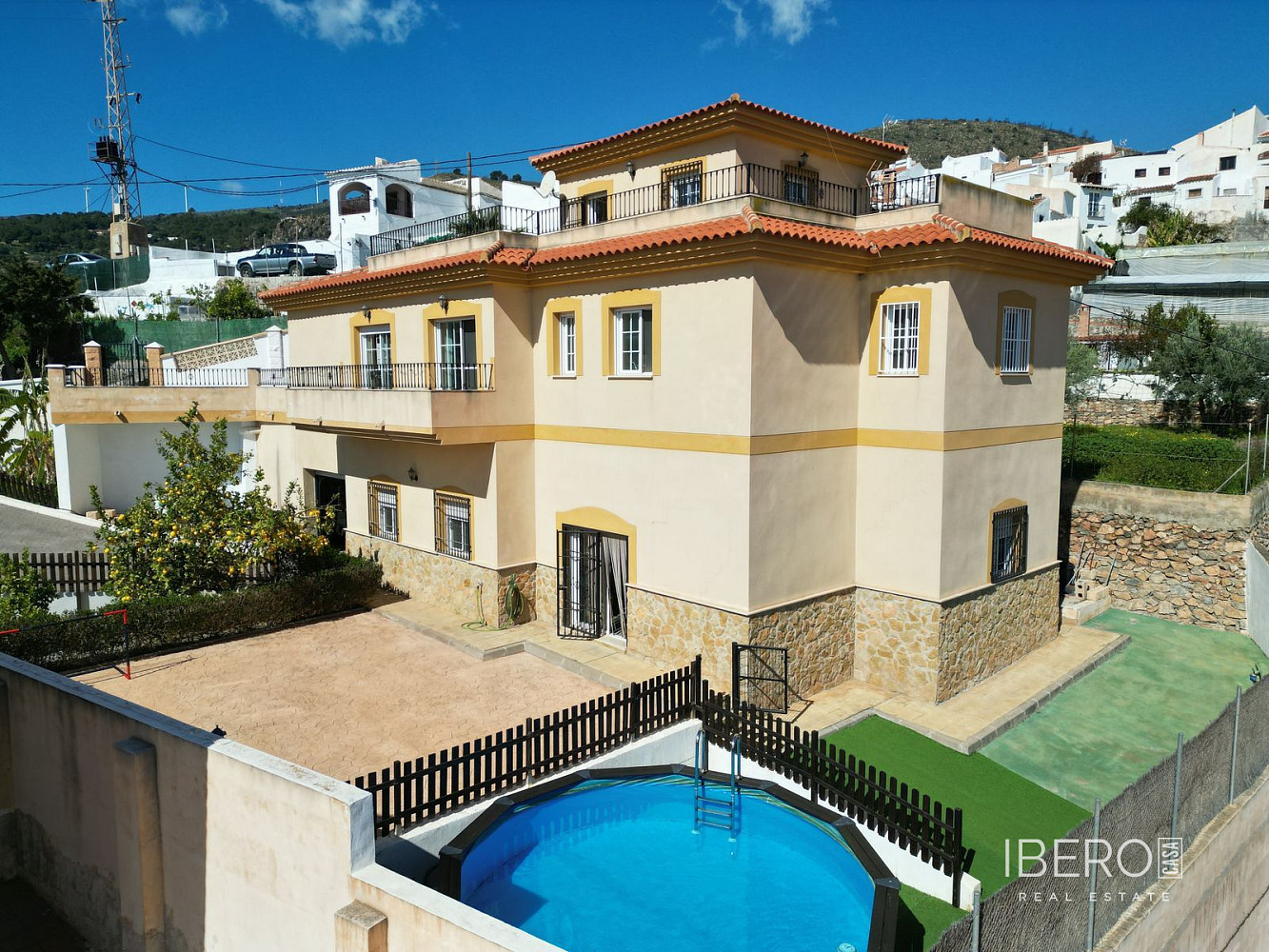 Prodej domu 298 m² s pozemkem 539 m²