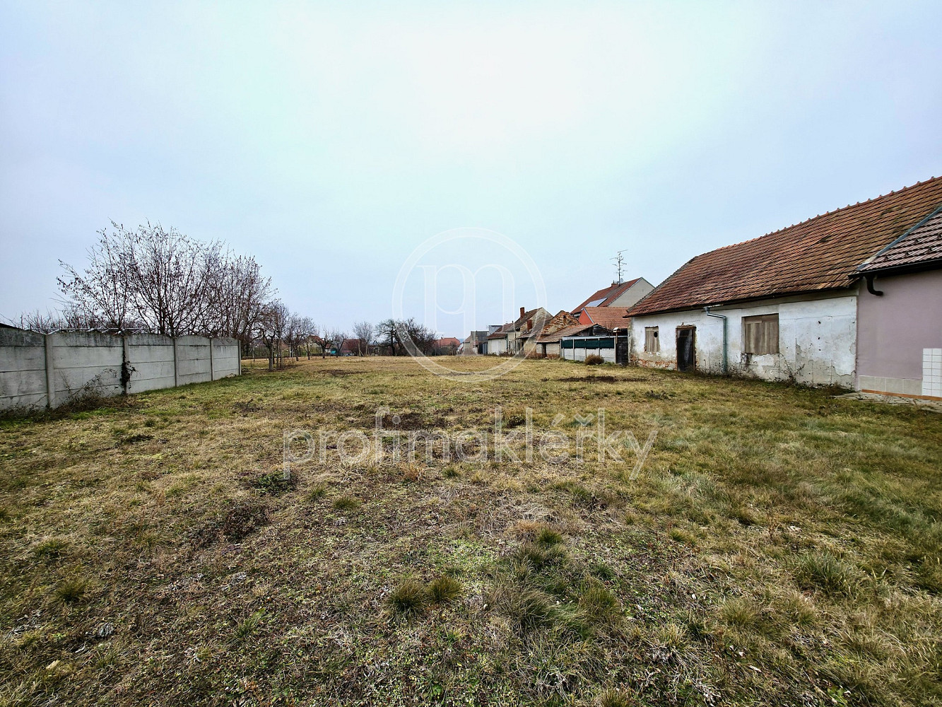 Prodej stavebního pozemku 2 298 m² — photo 2