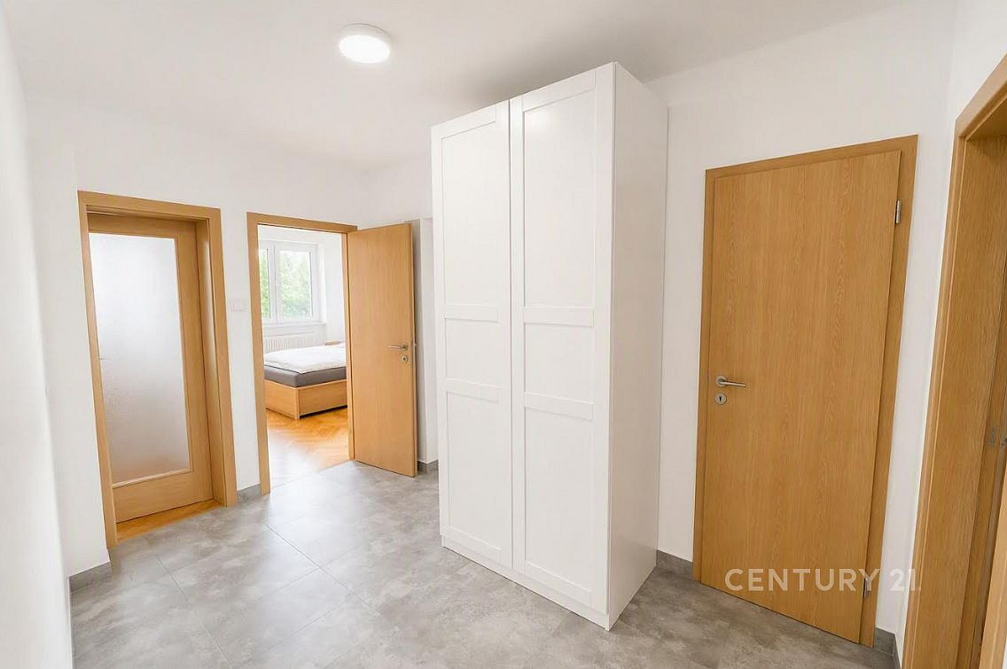 Pronájem bytu 3+kk 75 m² – fotografie 4