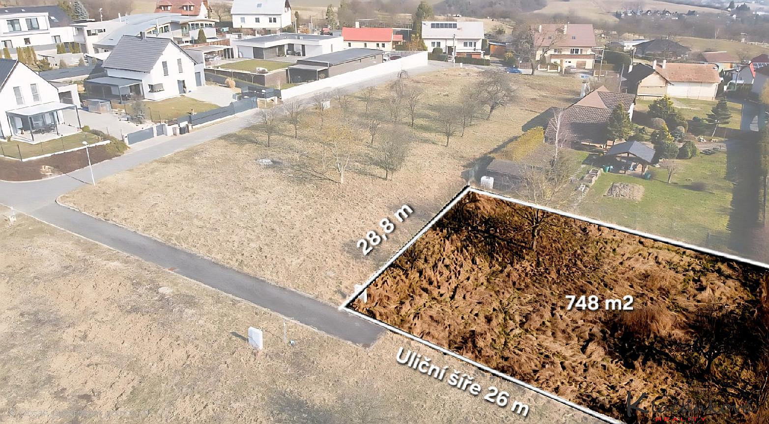 Prodej stavebního pozemku 748 m² — photo 2