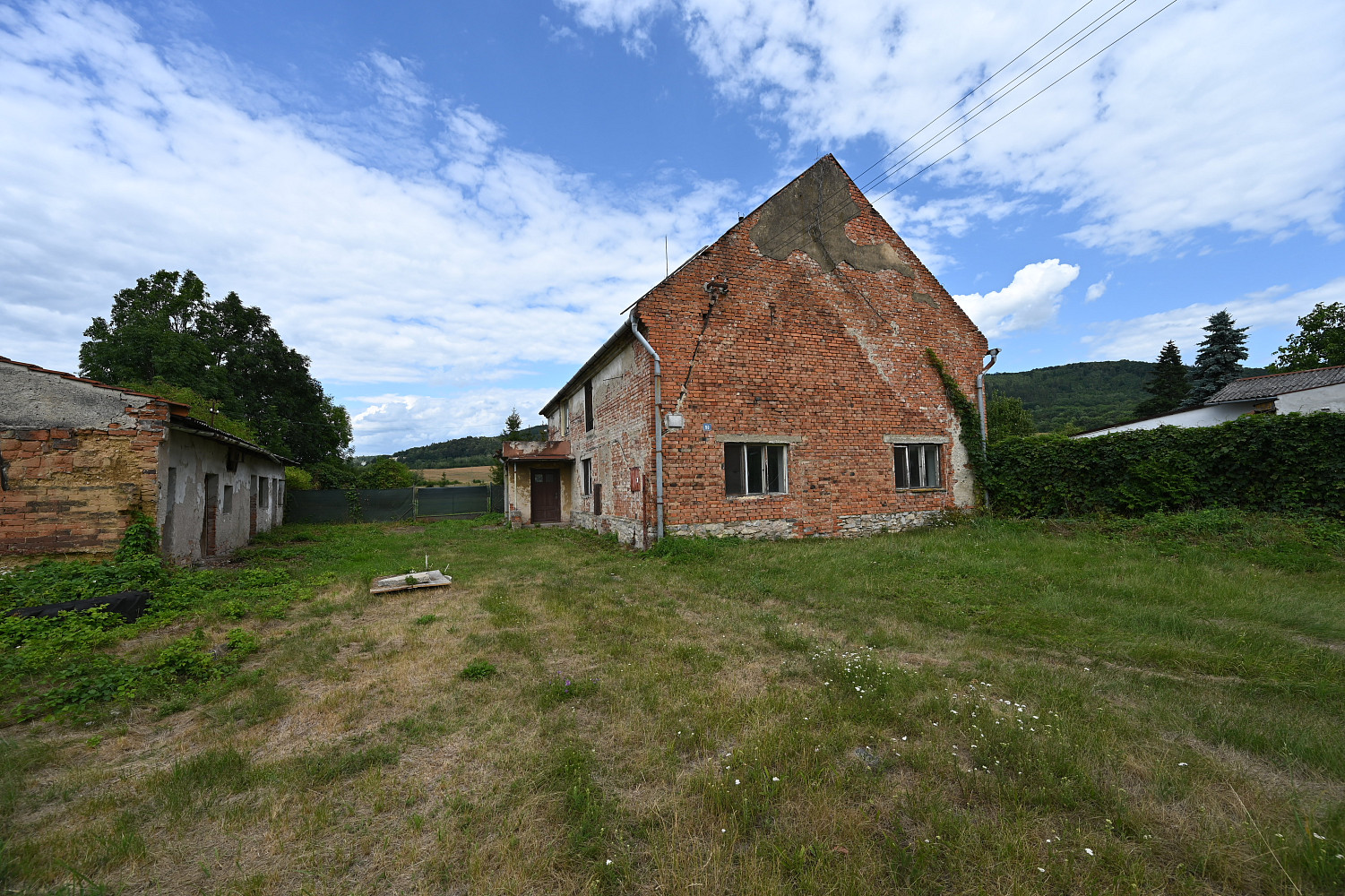 Prodej domu 199 m² s pozemkem 1 568 m² – fotografie 2