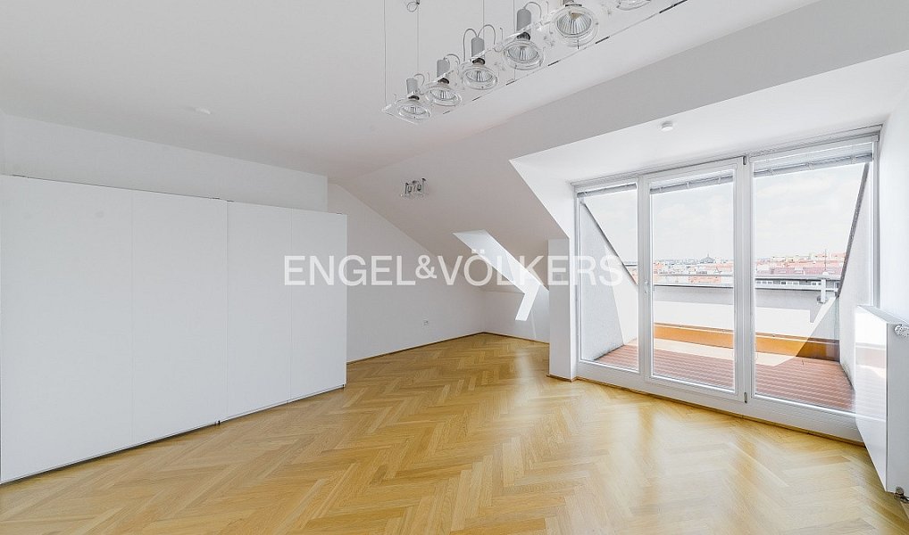 Pronájem bytu 4+kk 168 m², Praha – náhled fotky 3