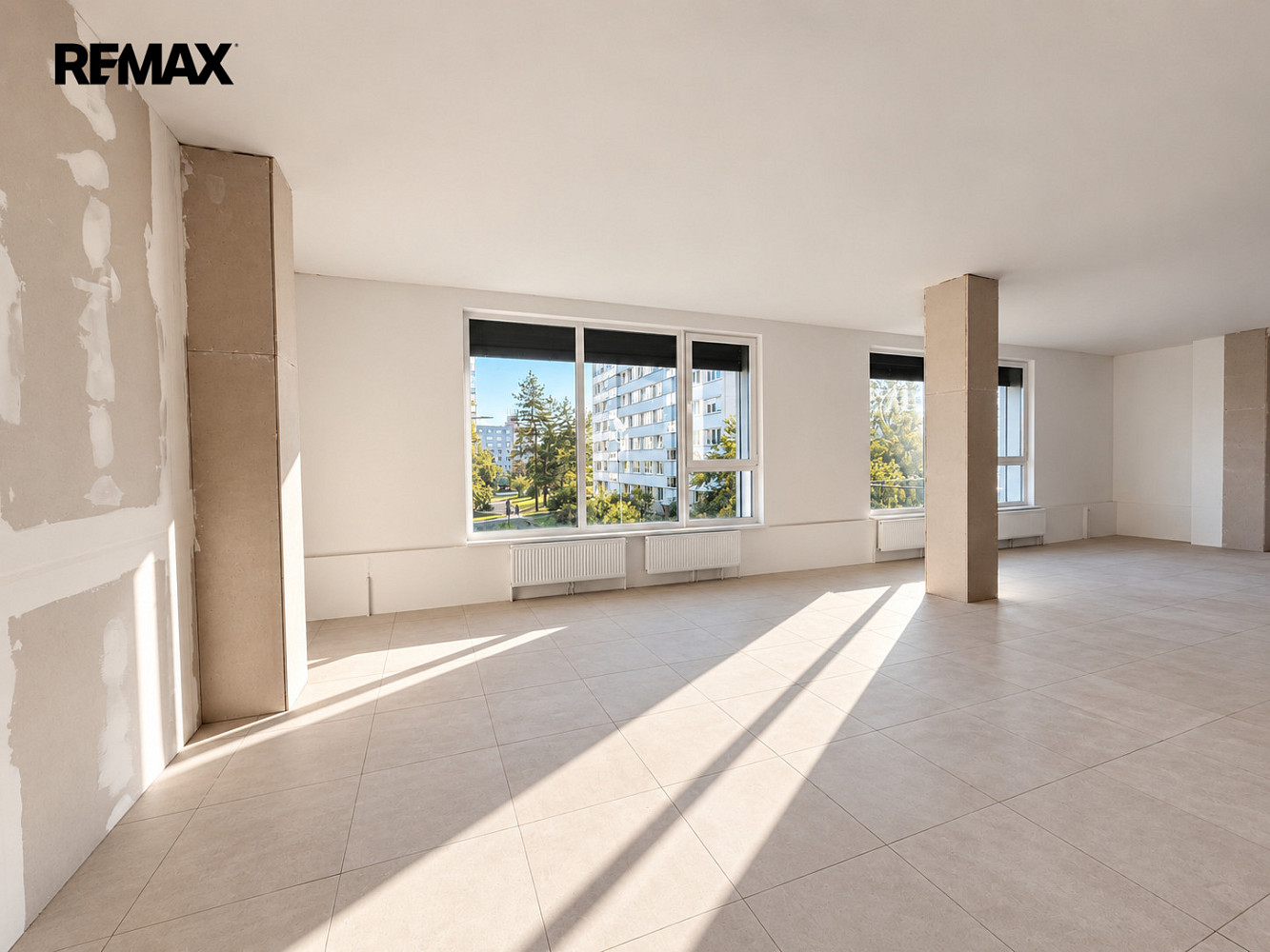 Pronájem komerčního objektu (jiného typu) 32 m²