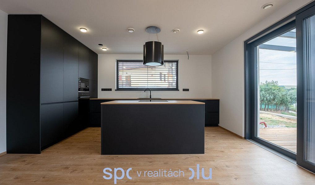 Prodej domu 113 m² s pozemkem 702 m², Zlámanec – náhled fotky 10