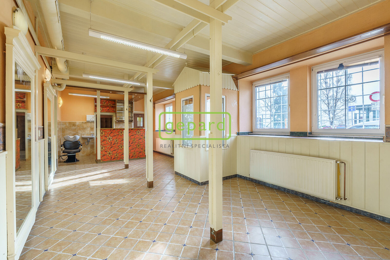 Pronájem obchodních prostor 112 m²