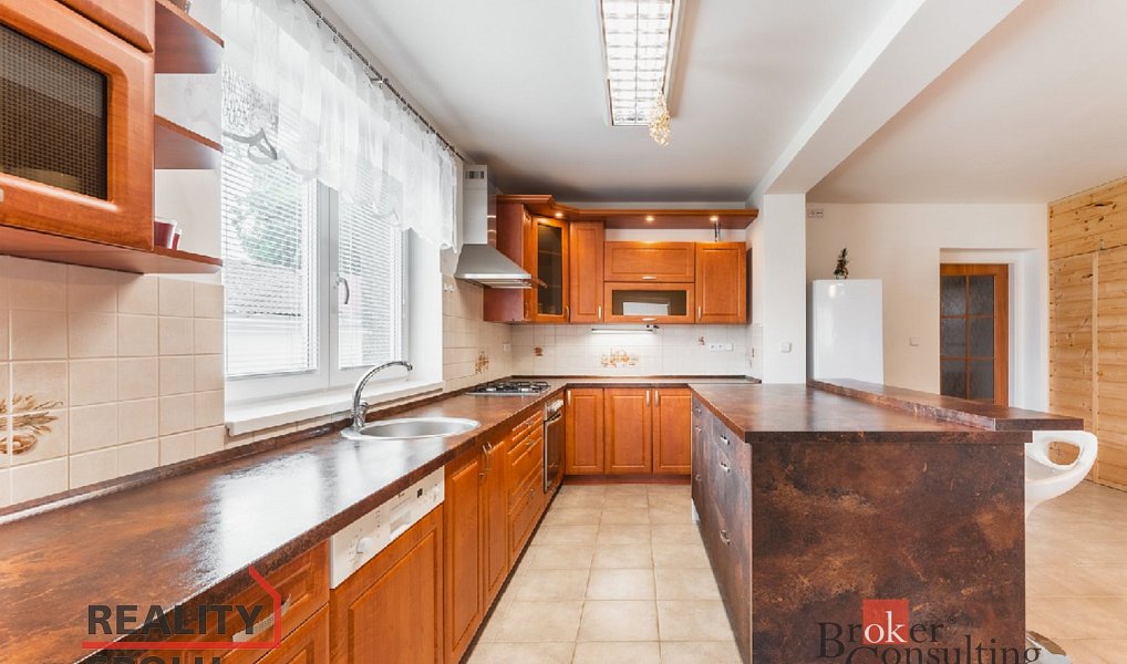 Prodej domu 240 m² s pozemkem 1 744 m², Žehušice – náhled fotky 2