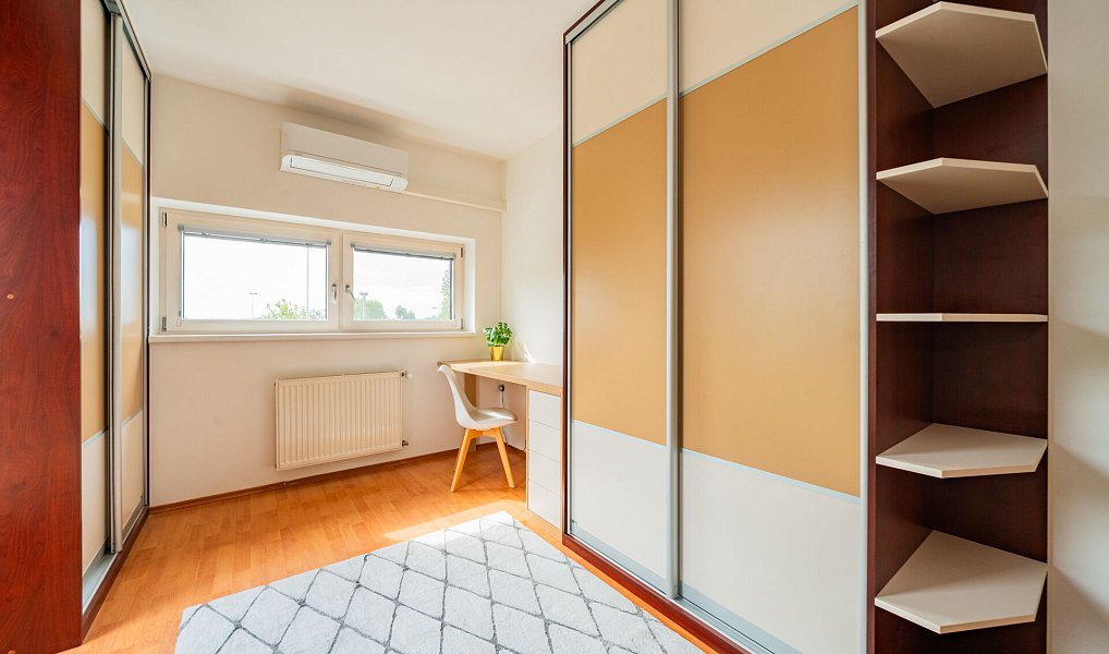 Prodej bytu 4+kk 93 m², Jinočany – náhled fotky 29